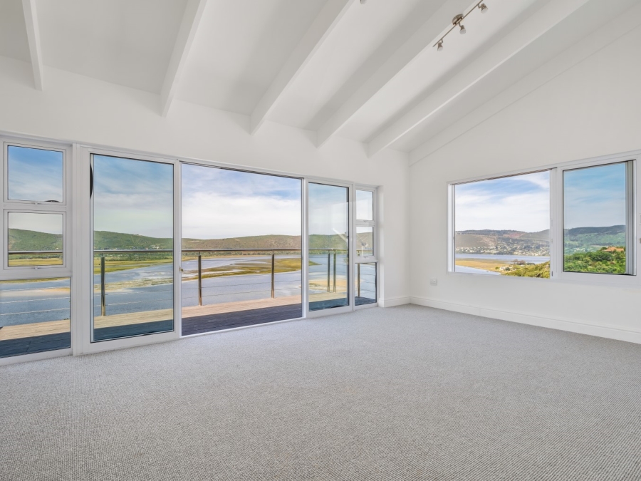 5 Bedroom Property for Sale in Paradise Western Cape